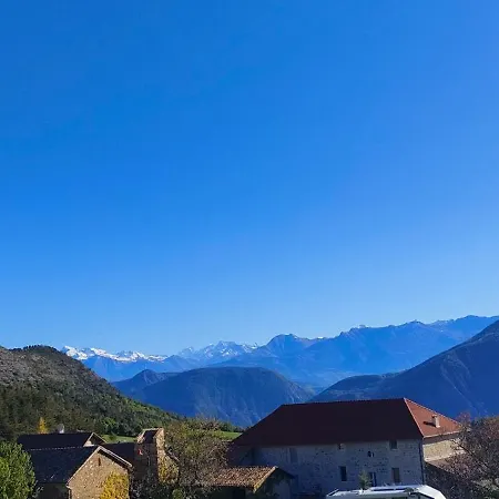 Au Toit Des 4 Saisons Holiday home *